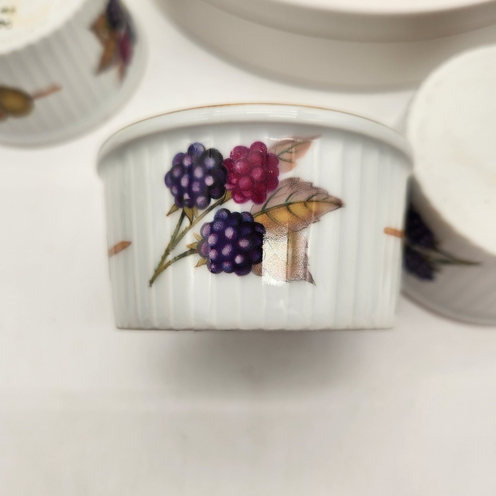 Royal Worcester Evesham Gold Porcelain Ramekins Set of 6 Made in England Vintage - Picture 3 of 9